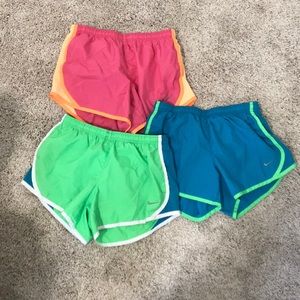 GIRLS NIKE SHORTS